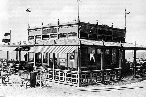 Strandpaviljoen anno 1900 voor Hotel Groot Badhuis